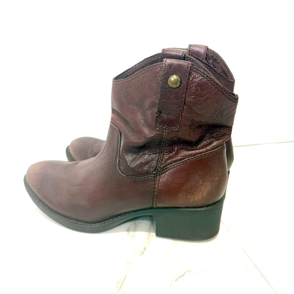 Gianni Bini western leather Brown Ankle Boots 8